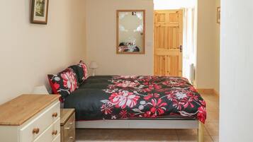 4 bedrooms, individually decorated, individually furnished, free WiFi