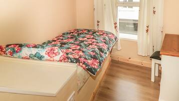 4 bedrooms, individually decorated, individually furnished, free WiFi