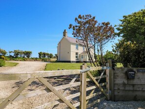 Property grounds - Ael Y Fron (Pwllheli)