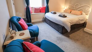 Cottage | 2 bedrooms, WiFi (free), individually decorated, individually furnished - The Old Betting Shop (Keswick)