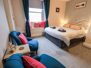 2 bedrooms, individually decorated, individually furnished, free WiFi - The Old Betting Shop (Keswick)