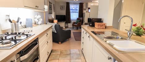 Cottage | Cuisine privée | Réfrigérateur, lave-vaisselle, bouilloire électrique, grille-pain