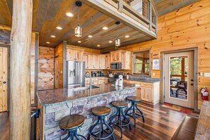 Private kitchen - Bearfoot Landing (Sevierville)