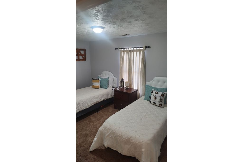 6 makuuhuonetta, ilmainen Wi-Fi, vuodevaatteet