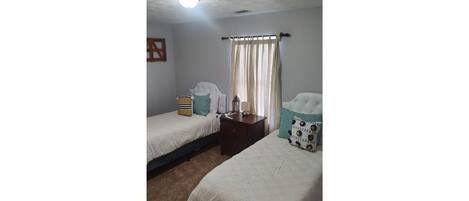 6 makuuhuonetta, ilmainen Wi-Fi, vuodevaatteet