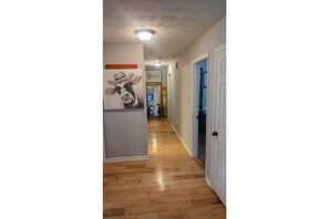 Interior - Cozy, Five bedroom Ranch Home. (Grovetown)