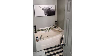 Cozy, Five bedroom Ranch Home.