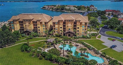 Luxury Waterfront Condo W/pool & Views!