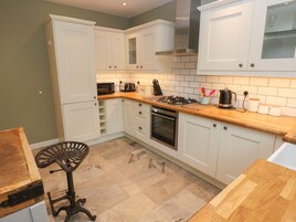 Refrigerador, lavavajillas, tetera/pava eléctrica, tostadora