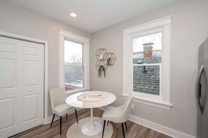 Condo, 1 Queen Bed, Kitchen | Dining