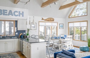 Maison, plusieurs lits, balcon | Cuisine privée | Réfrigérateur, micro-ondes, four, plaque de cuisson