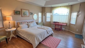 4 Schlafzimmer, Schreibtisch, kostenloses WLAN, Bettwäsche