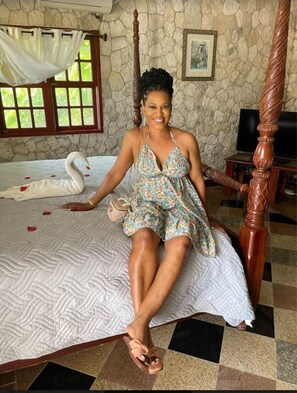 Signature Room | Premium bedding, Tempur-Pedic beds, individually decorated - Boutique B & B at Stonevillage (Bluefields)