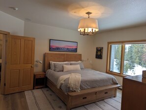 4 bedrooms, WiFi, bed sheets