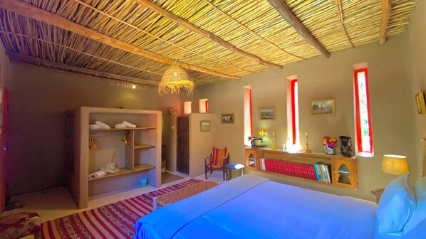 Phòng đôi hoặc 2 giường đơn tiện nghi đơn giản | Khu phòng khách