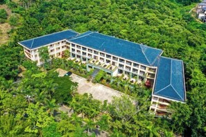 Exterior - Malai Hot Spring Holiday Hotel (Baoting)