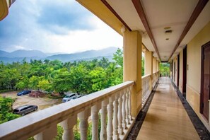 View from property - Malai Hot Spring Holiday Hotel (Baoting)
