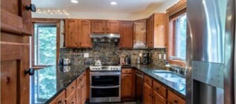 Pet-friendly Grand Lake Retreat with a Hot Tub