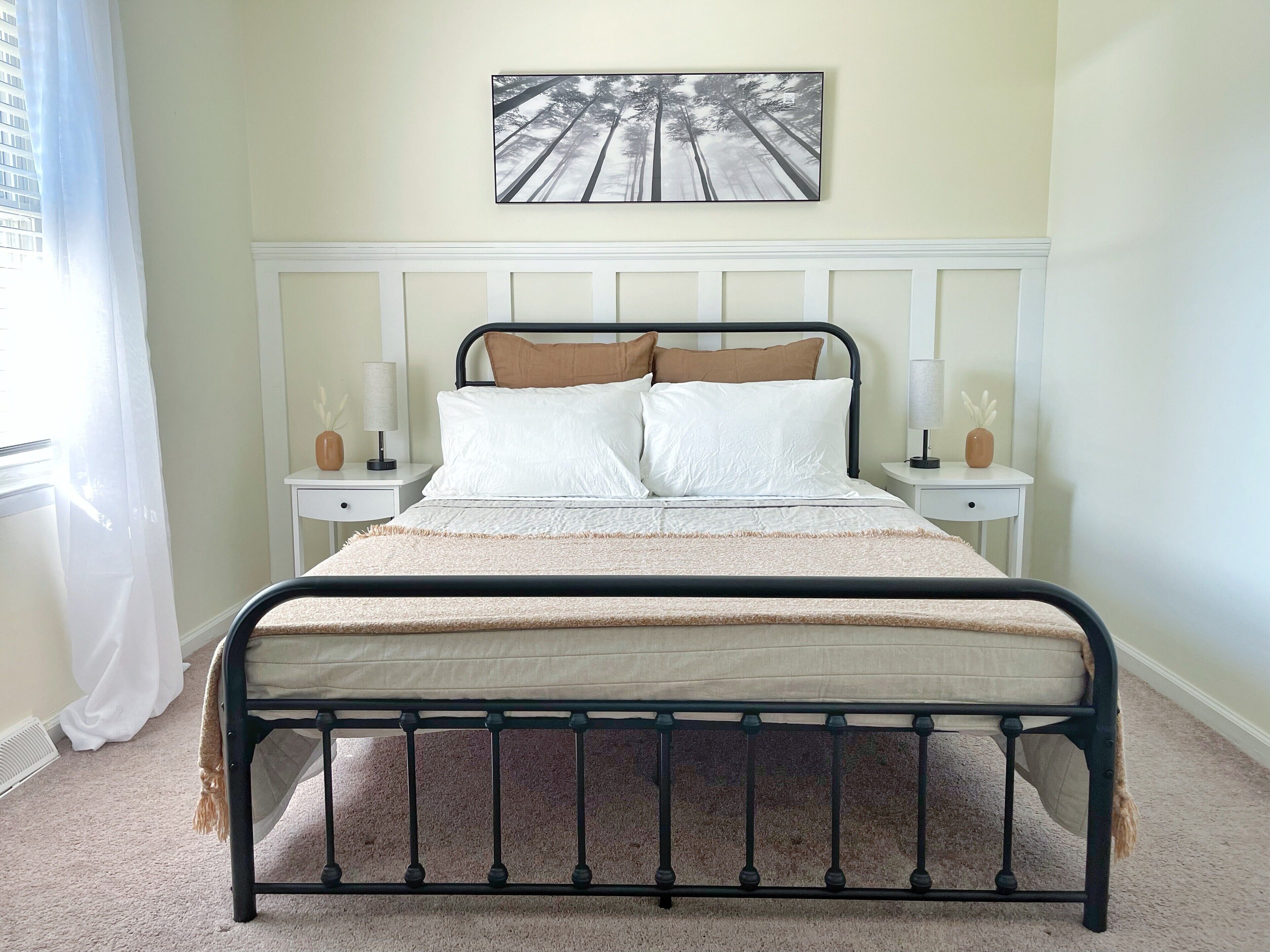 2 bedrooms, desk, iron/ironing board, WiFi