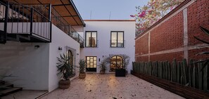 واجهة المنش أة