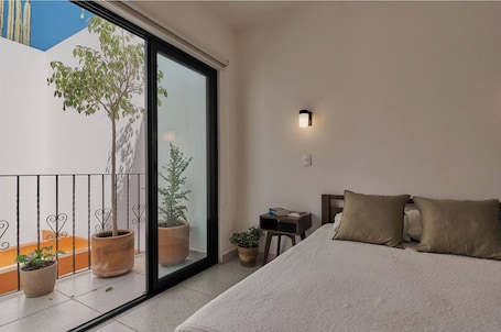 Superior Apartment | 1 bedroom, down comforters, free WiFi, bed sheets