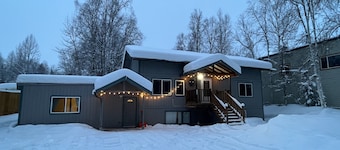 Scenic Alaskan cabin in the mountains