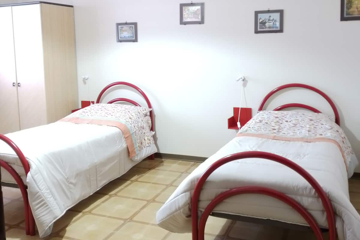 Classic Room, 2 Twin Beds (Doppia) | 1 bedroom, Egyptian cotton sheets, premium bedding, memory foam beds