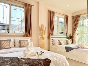 4 bedrooms, iron/ironing board, WiFi, bed sheets