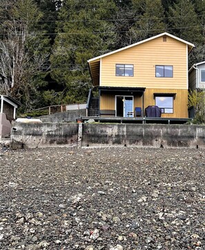 Exterior - Hoodsport Hood Canal Waterfront Cabin. (Shelton)