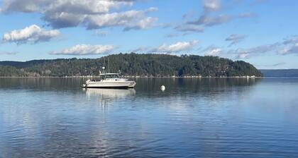 Hoodsport Hood Canal Waterfront Cabin.