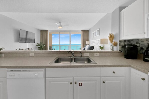 Fridge, microwave, oven, stovetop - Beachfront Luxury at Majestic #608 (Panama City Beach)