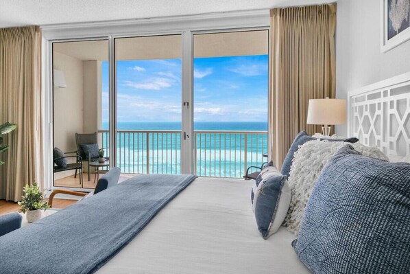 Bureau, fer et planche à repasser, Wi-Fi, draps fournis