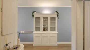 Lägenhet Basic - 1 dubbelsäng med bäddsoffa | Interiör