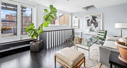 Stunning Brooklyn Carriage house with terrace and backyard. Central to Metro NYC