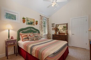 4 slaapkamers, een strijkplank/strijkijzer, wifi, beddengoed