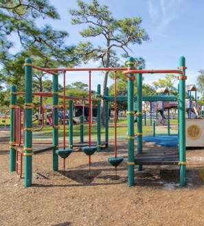 Children's area - Las Olas Art Deco Oasis, Great Location (Fort Lauderdale)