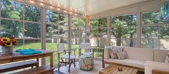 Mi Casa: Private Hot Tub, Fire Pit, Screen Porch, Seasonal Fireplace