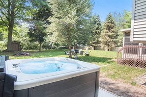 Tina de hidromasaje al aire libre