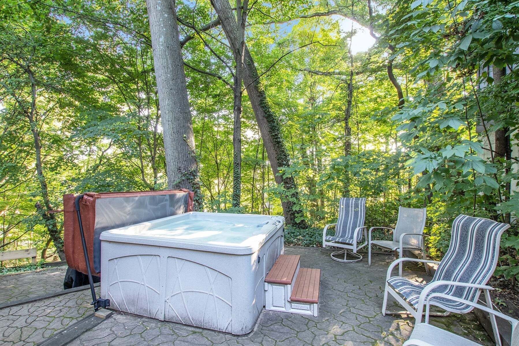 Tina de hidromasaje al aire libre