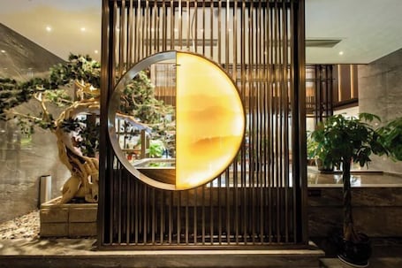 Interior. Huarong Mingwei International Hotel