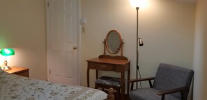2 slaapkamers, een bureau, een strijkplank/strijkijzer, gratis wifi