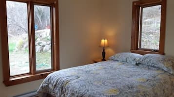 2 bedrooms, desk, iron/ironing board, free WiFi