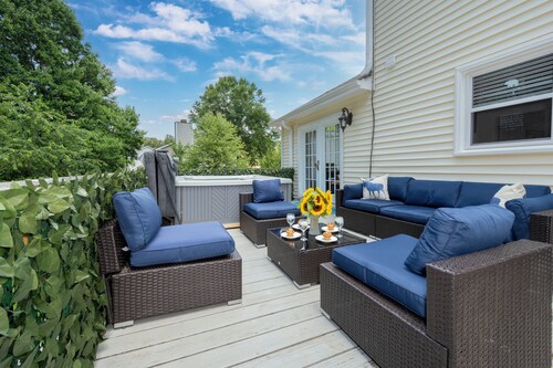 Kernersville: King Beds Hot Tub Fire Pit Arcade
