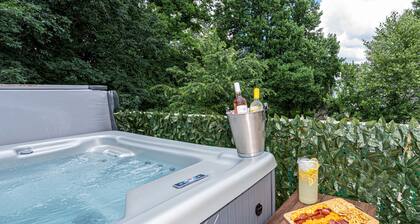 Kernersville: King Beds Hot Tub Fire Pit Arcade