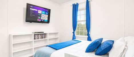5 bedrooms, in-room safe, iron/ironing board, WiFi