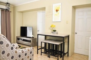 Een flatscreentelevisie