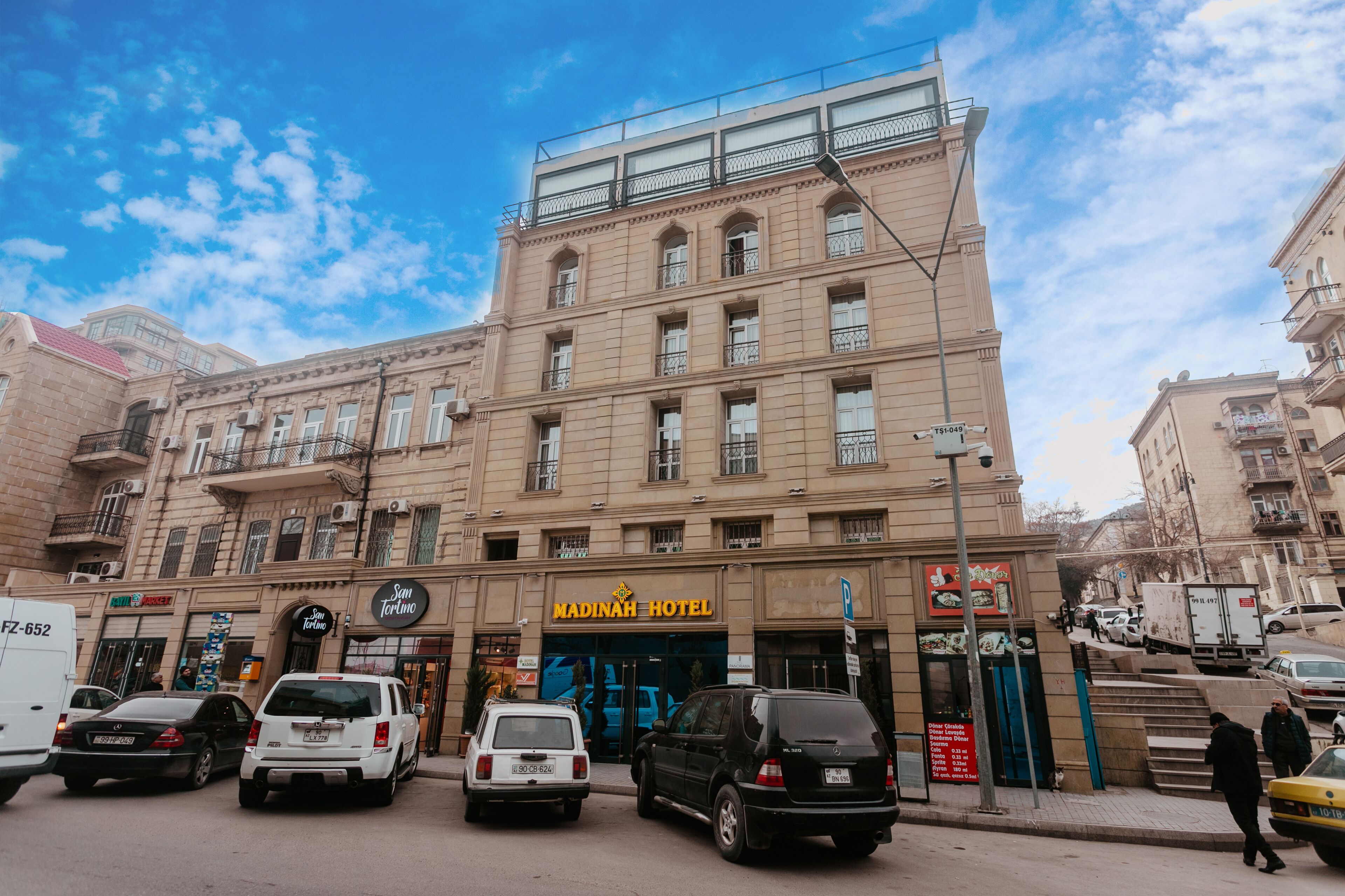 Foto - Madina-ZamZam Halal Hotels Group