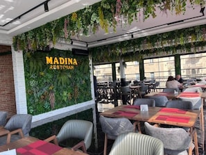 Restaurant - Hotel Madinah (Baku)