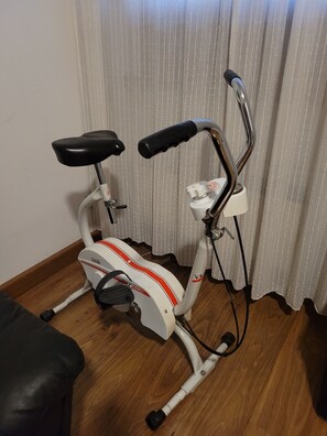Fitness facility - FLORENCE HOMEAWAY - COZY APARTMENT NEAR FLORENCE AIRPORT -18 min from City center (Firenze)