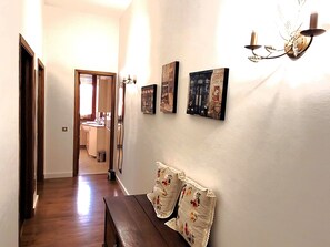 Interior - FLORENCE HOMEAWAY - COZY APARTMENT NEAR FLORENCE AIRPORT -18 min from City center (Firenze)